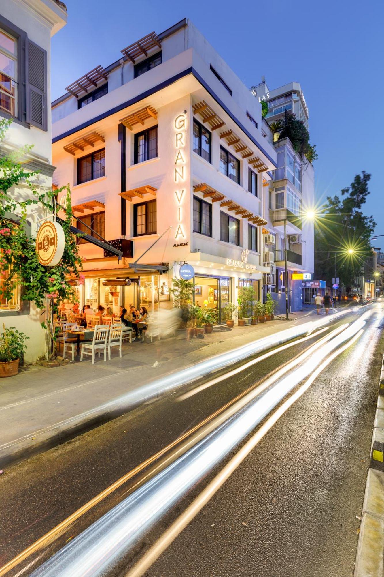 Hotel Gran Via Alsancak à İzmir Extérieur photo