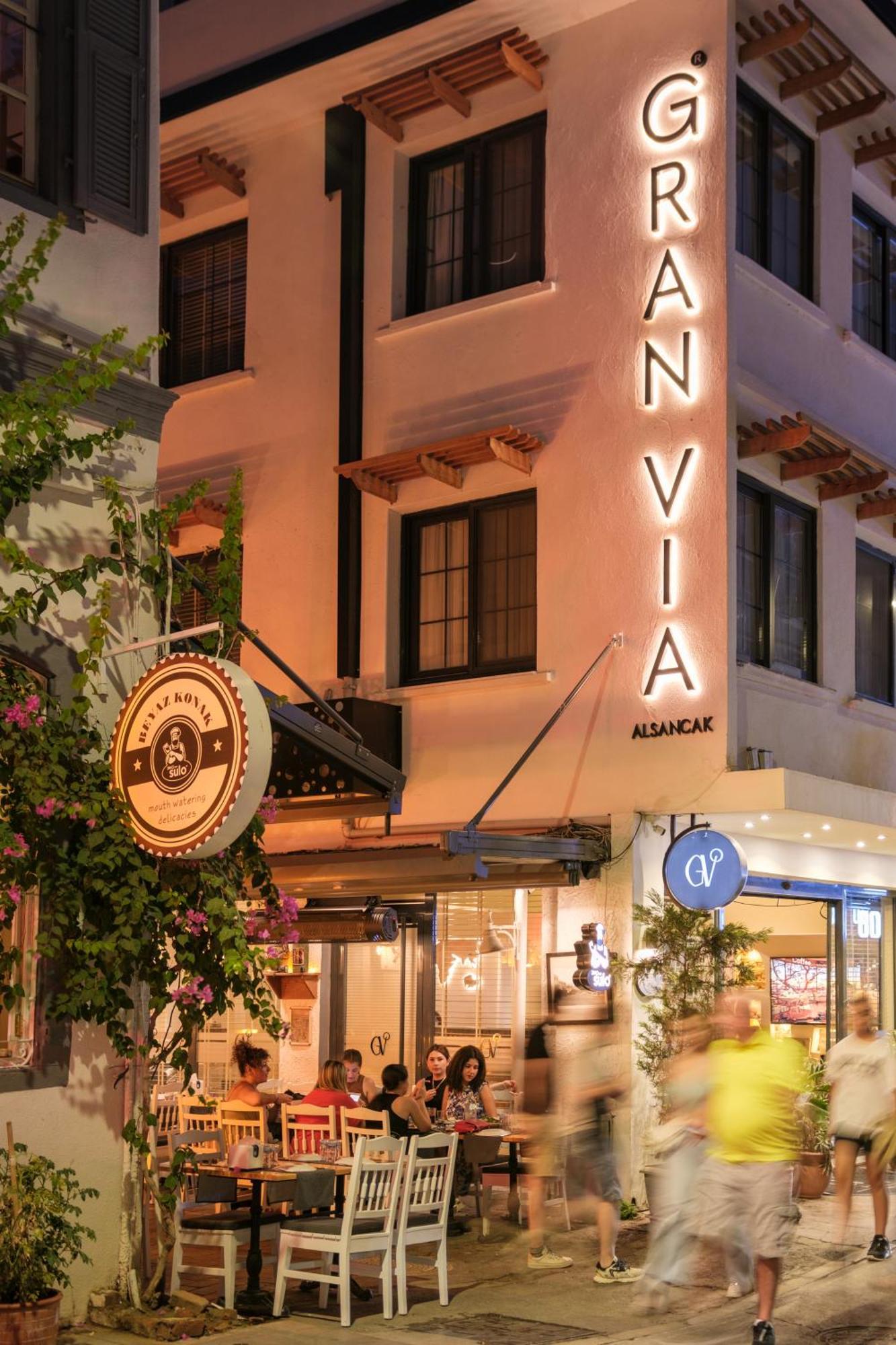 Hotel Gran Via Alsancak à İzmir Extérieur photo